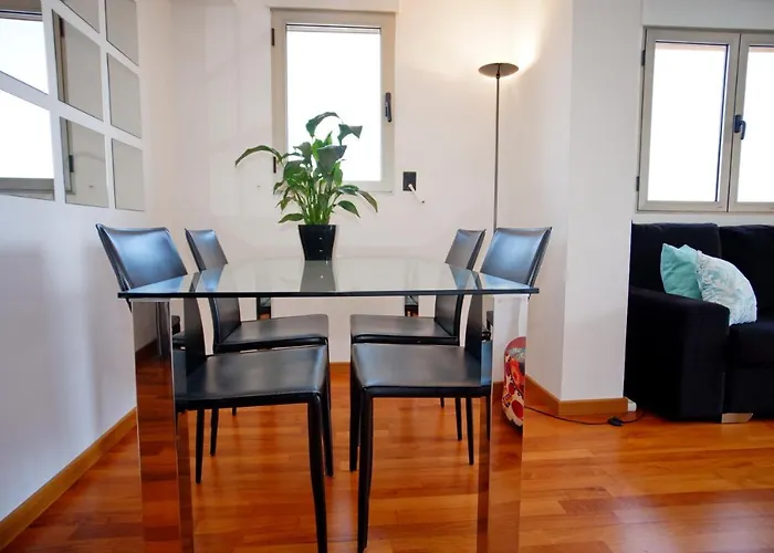 Deluxe & * 데니아